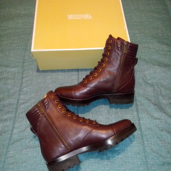 Michael Kors Bastian Lace-Up Boot - Picture 5 of 8